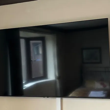 Wonderful 4 Bedroom Sleeps 8 בית נופש