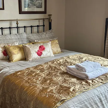 Wonderful 4 Bedroom Sleeps 8