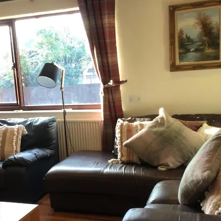 Σπίτι διακοπών Wonderful 4 Bedroom Sleeps 8