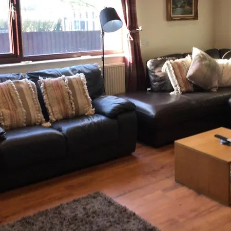 Wonderful 4 Bedroom Sleeps 8 Сasa de vacaciones *