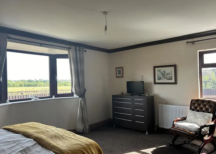 Wonderful 4 Bedroom Sleeps 8