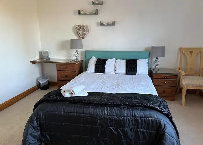 Wonderful 4 Bedroom Sleeps 8 Dom wakacyjny *