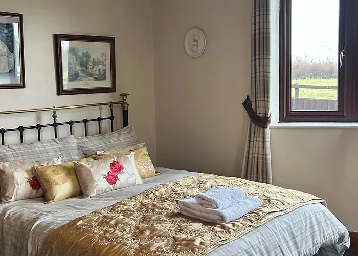 Wonderful 4 Bedroom Sleeps 8 卡莱尔