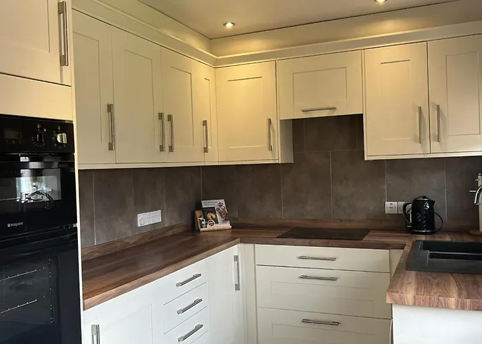 Wonderful 4 Bedroom Sleeps 8 Hébergement de vacances *