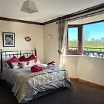 Holiday home Wonderful 4 Bedroom Sleeps 8
