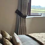 Holiday home Wonderful 4 Bedroom Sleeps 8
