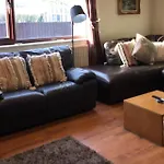 Wonderful 4 Bedroom Sleeps 8 Holiday home *